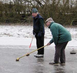 Picture of curling on Drumore Curling Pond 18KB